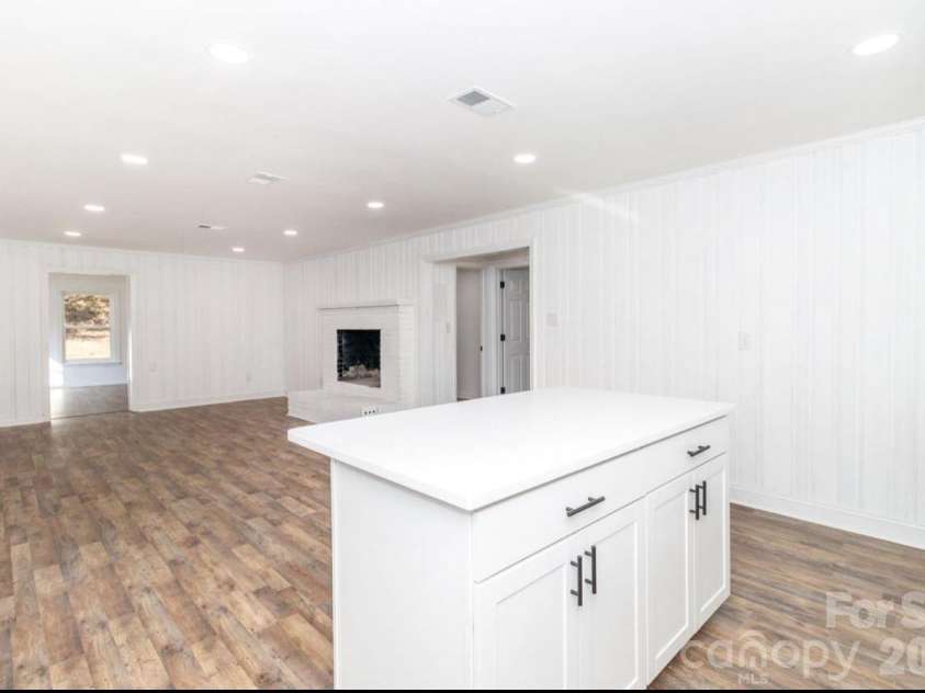 123 Riverside Drive, Mount Holly, NC 28120.  MLS# CAR4334550, YatesRealty ID 2990. 