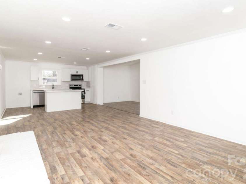 123 Riverside Drive, Mount Holly, NC 28120.  MLS# CAR4334550, YatesRealty ID 2990. 