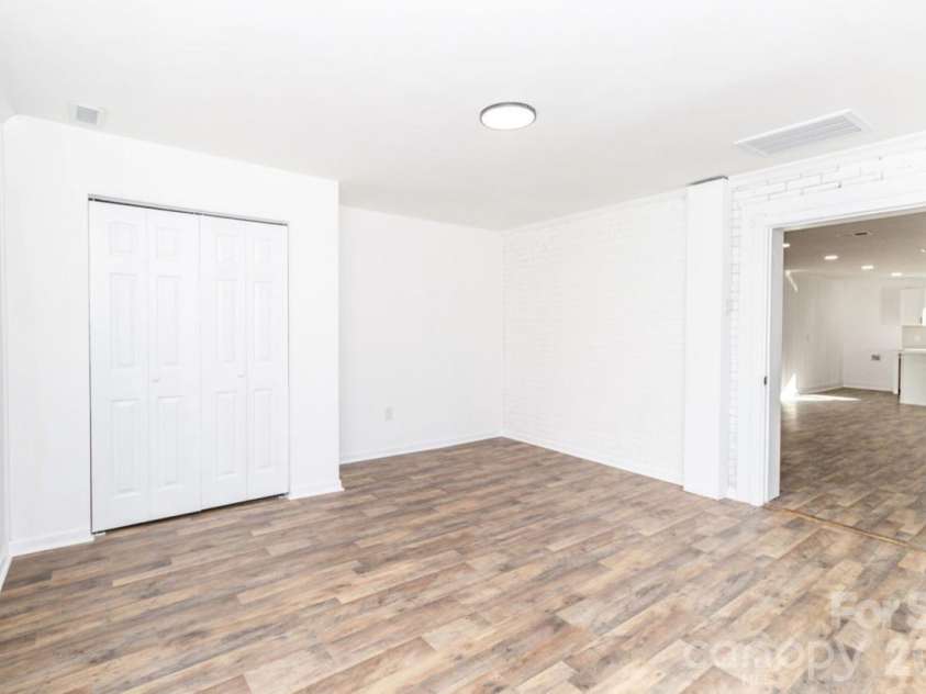 123 Riverside Drive, Mount Holly, NC 28120.  MLS# CAR4334550, YatesRealty ID 2990. 