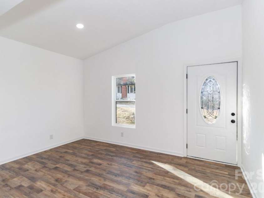 123 Riverside Drive, Mount Holly, NC 28120.  MLS# CAR4334550, YatesRealty ID 2990. 