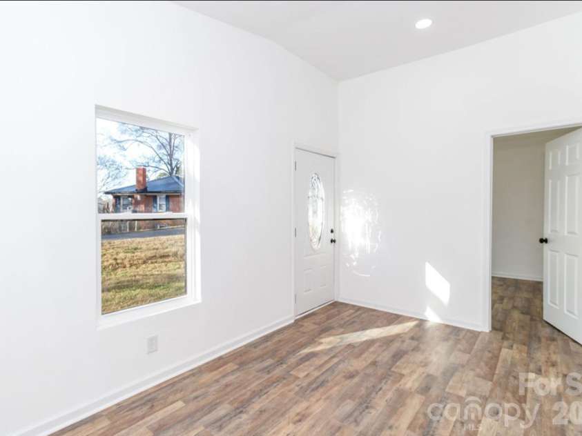 123 Riverside Drive, Mount Holly, NC 28120.  MLS# CAR4334550, YatesRealty ID 2990. 