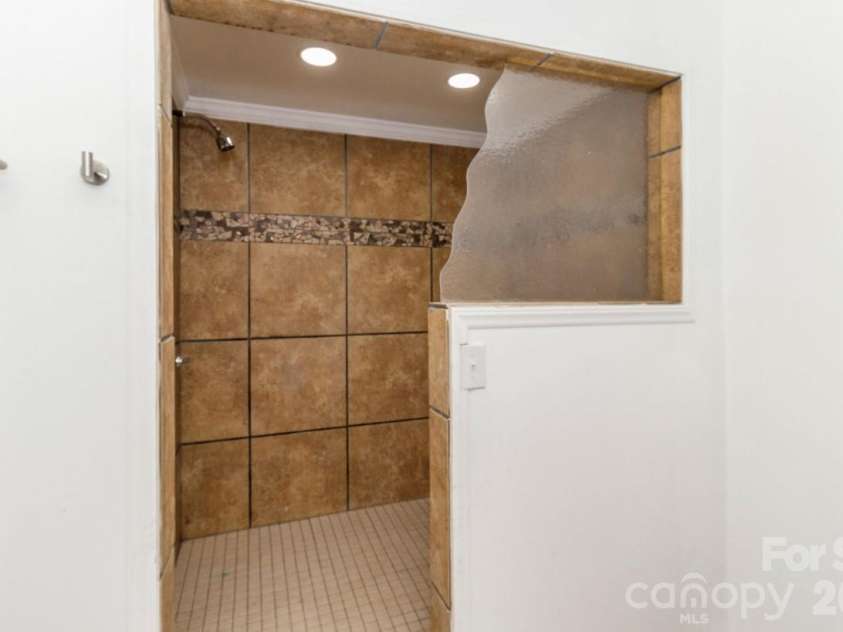 123 Riverside Drive, Mount Holly, NC 28120.  MLS# CAR4334550, YatesRealty ID 2990. 