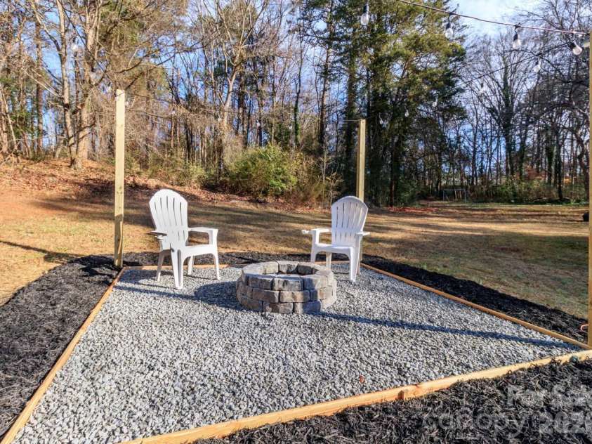 123 Riverside Drive, Mount Holly, NC 28120.  MLS# CAR4334550, YatesRealty ID 2990. 