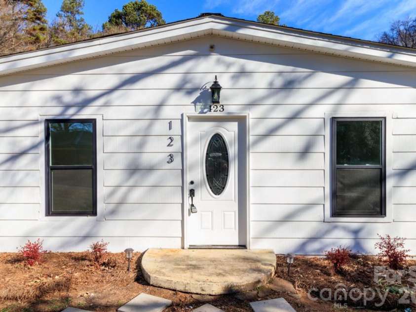 123 Riverside Drive, Mount Holly, NC 28120.  MLS# CAR4334550, YatesRealty ID 2990. 