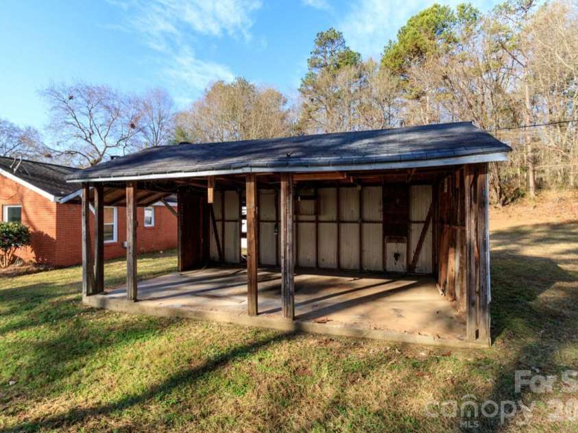 123 Riverside Drive, Mount Holly, NC 28120.  MLS# CAR4334550, YatesRealty ID 2990. 