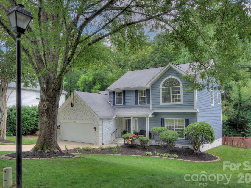 6113 Oxwynn Lane, Charlotte, NC 28270.  MLS# CAR4392023, YatesRealty ID 29901. 