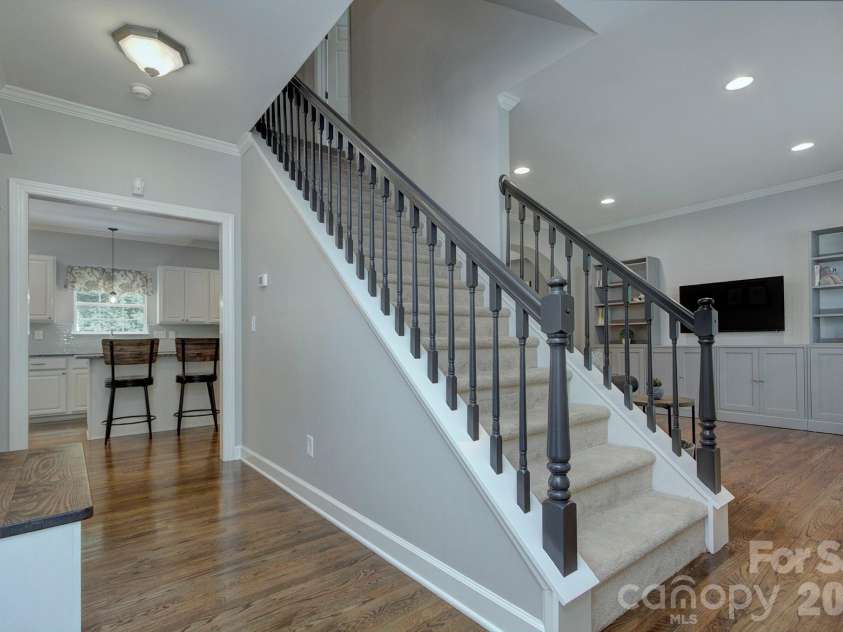 6113 Oxwynn Lane, Charlotte, NC 28270.  MLS# CAR4392023, YatesRealty ID 29901. 