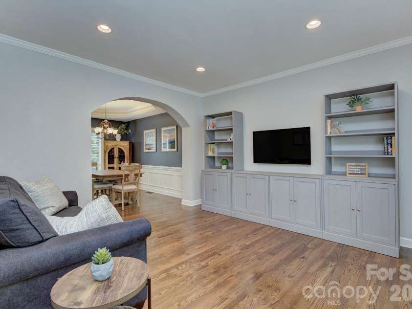 6113 Oxwynn Lane, Charlotte, NC 28270.  MLS# CAR4392023, YatesRealty ID 29901. 