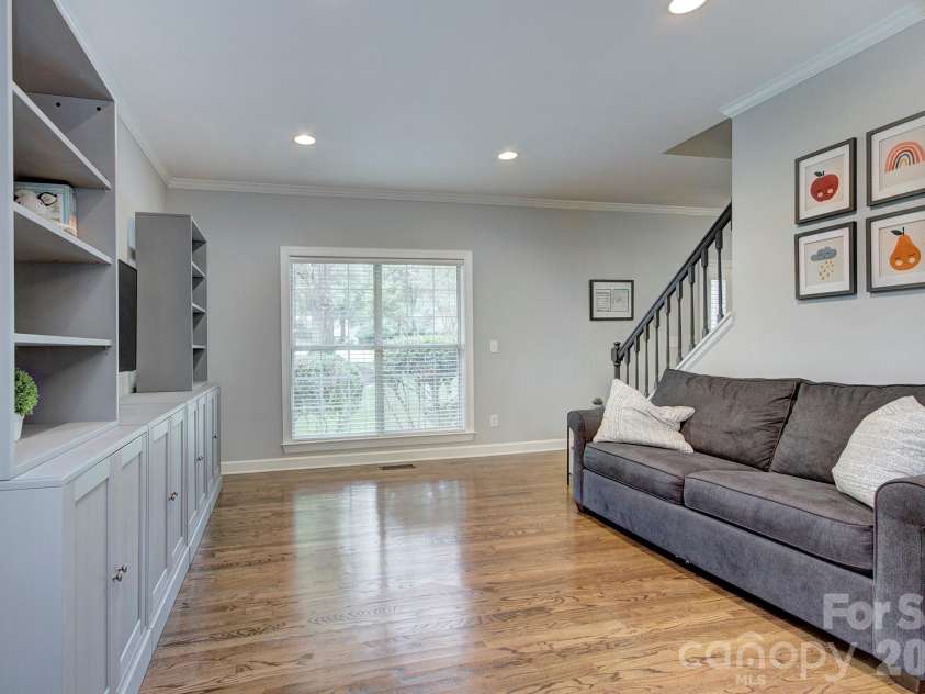 6113 Oxwynn Lane, Charlotte, NC 28270.  MLS# CAR4392023, YatesRealty ID 29901. 