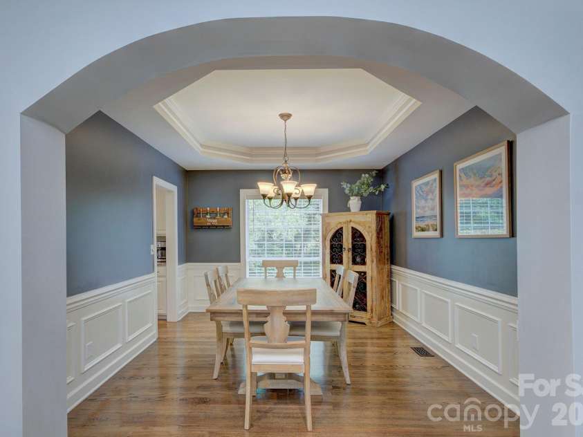 6113 Oxwynn Lane, Charlotte, NC 28270.  MLS# CAR4392023, YatesRealty ID 29901. 