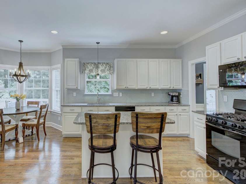 6113 Oxwynn Lane, Charlotte, NC 28270.  MLS# CAR4392023, YatesRealty ID 29901. 
