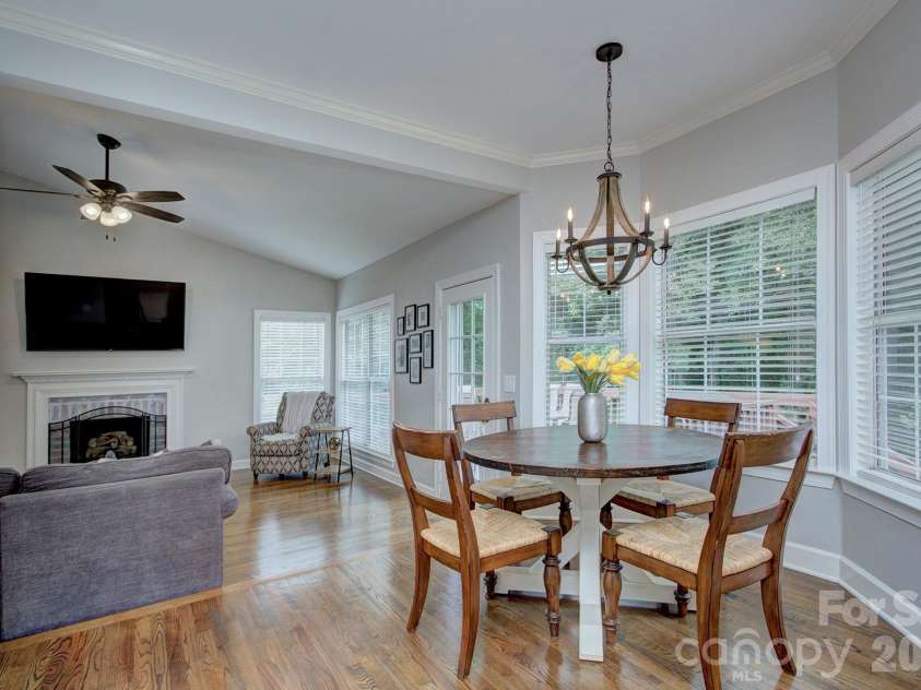 6113 Oxwynn Lane, Charlotte, NC 28270.  MLS# CAR4392023, YatesRealty ID 29901. 