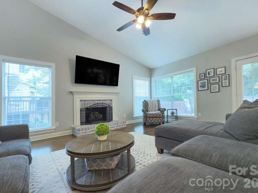 6113 Oxwynn Lane, Charlotte, NC 28270.  MLS# CAR4392023, YatesRealty ID 29901. 