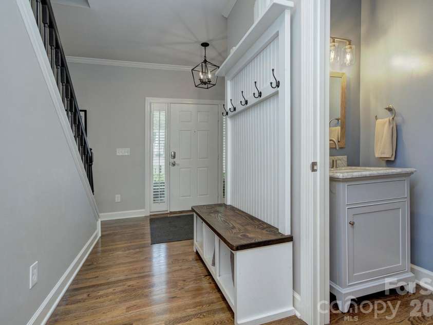 6113 Oxwynn Lane, Charlotte, NC 28270.  MLS# CAR4392023, YatesRealty ID 29901. 