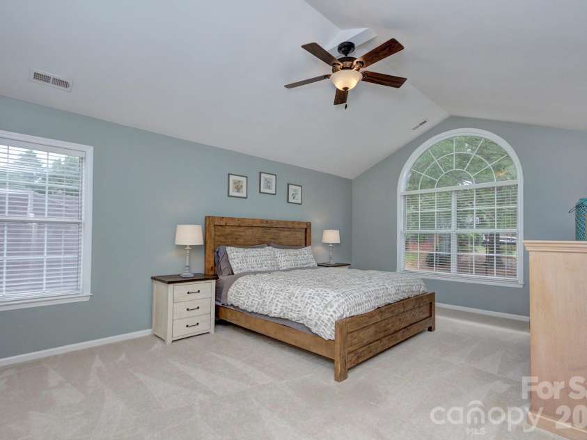6113 Oxwynn Lane, Charlotte, NC 28270.  MLS# CAR4392023, YatesRealty ID 29901. 