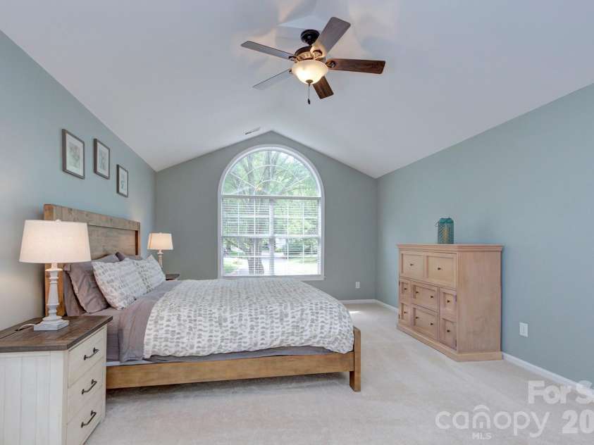 6113 Oxwynn Lane, Charlotte, NC 28270.  MLS# CAR4392023, YatesRealty ID 29901. 