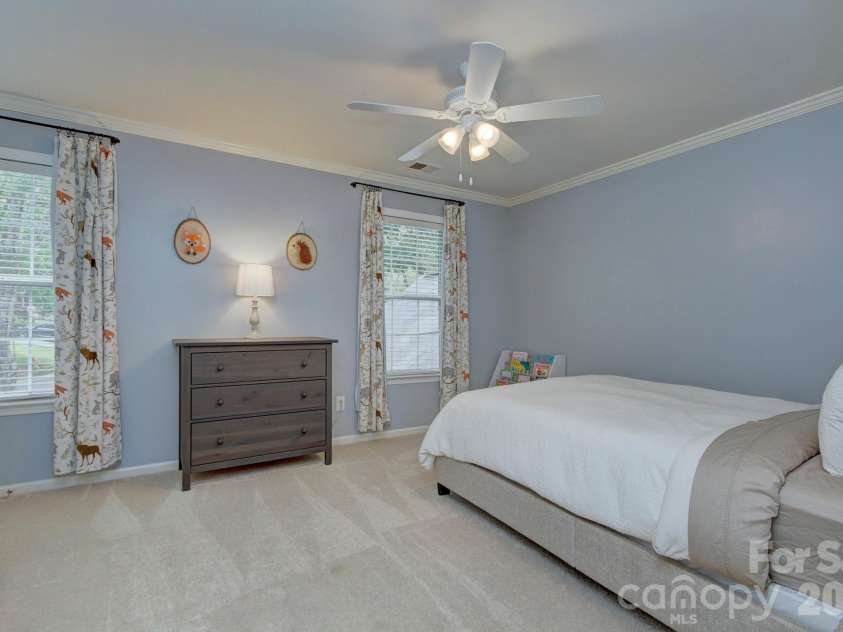 6113 Oxwynn Lane, Charlotte, NC 28270.  MLS# CAR4392023, YatesRealty ID 29901. 