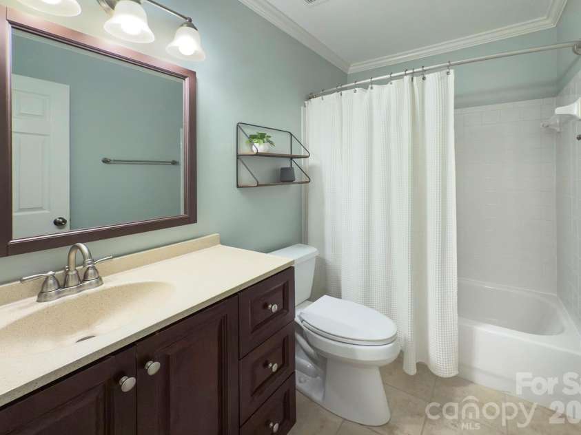 6113 Oxwynn Lane, Charlotte, NC 28270.  MLS# CAR4392023, YatesRealty ID 29901. 