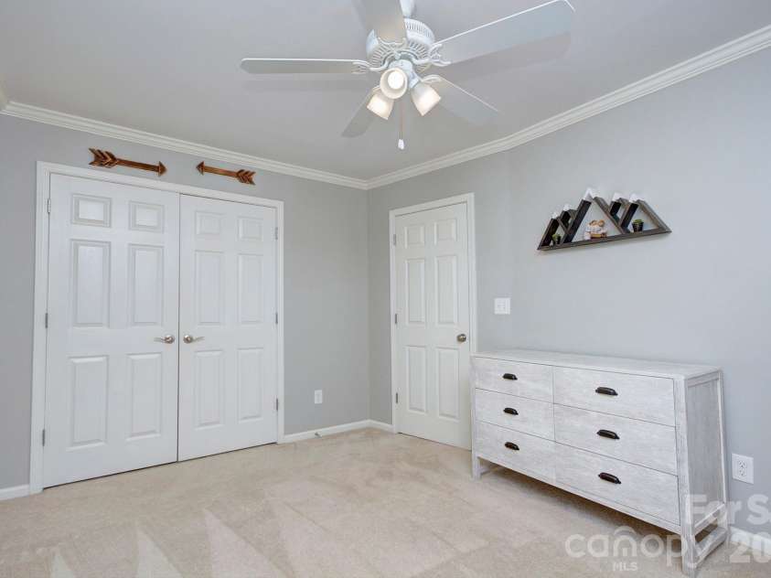6113 Oxwynn Lane, Charlotte, NC 28270.  MLS# CAR4392023, YatesRealty ID 29901. 