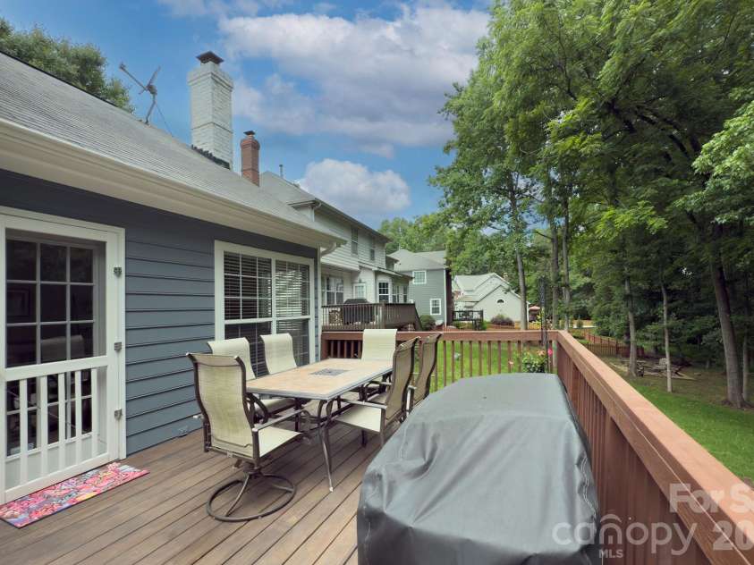 6113 Oxwynn Lane, Charlotte, NC 28270.  MLS# CAR4392023, YatesRealty ID 29901. 