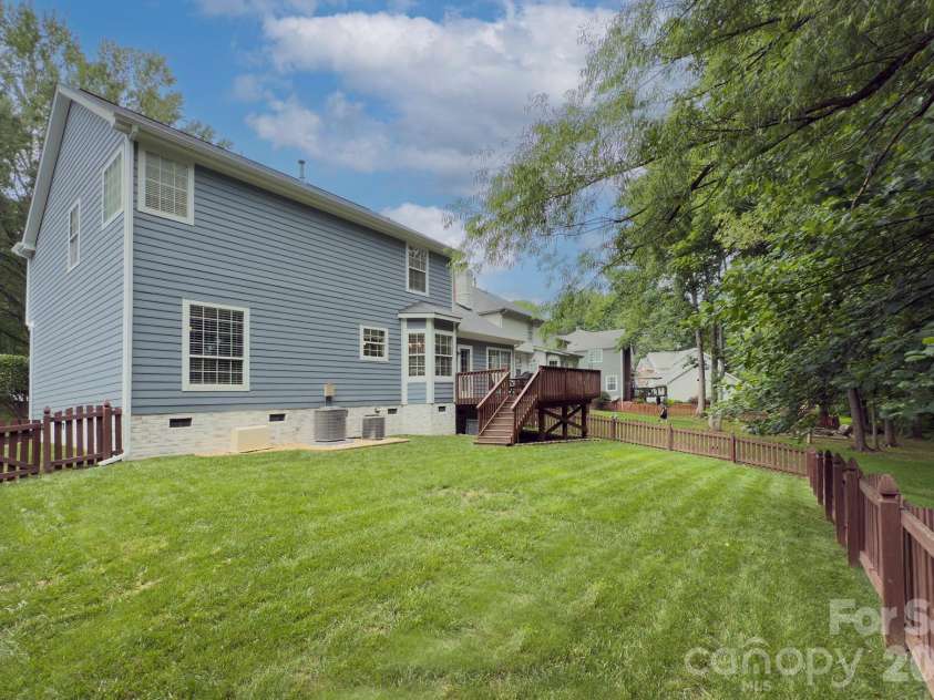 6113 Oxwynn Lane, Charlotte, NC 28270.  MLS# CAR4392023, YatesRealty ID 29901. 