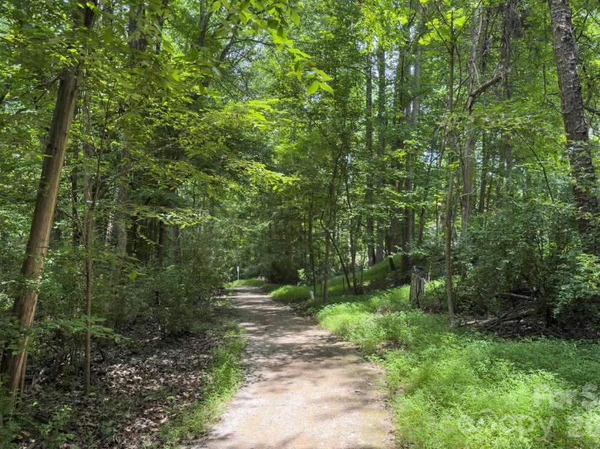 6113 Oxwynn Lane, Charlotte, NC 28270.  MLS# CAR4392023, YatesRealty ID 29901. 