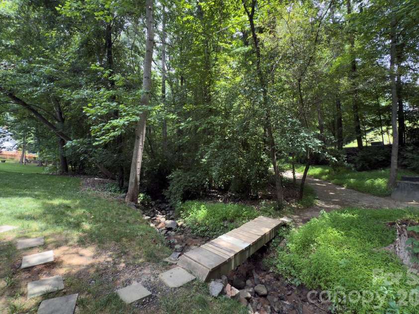 6113 Oxwynn Lane, Charlotte, NC 28270.  MLS# CAR4392023, YatesRealty ID 29901. 