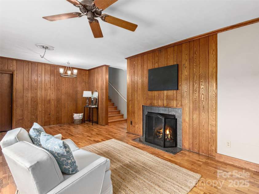 72 Georgia Avenue, Waynesville, NC 28786.  MLS# CAR4286964, YatesRealty ID 29901. 