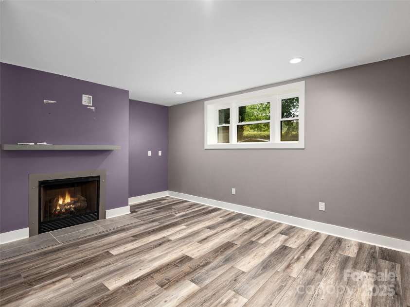 72 Georgia Avenue, Waynesville, NC 28786.  MLS# CAR4286964, YatesRealty ID 29901. 