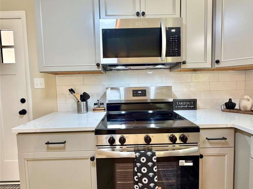 303 Deal Avenue, Conover, NC 28613.  MLS# CAR4388184, YatesRealty ID 29903. 