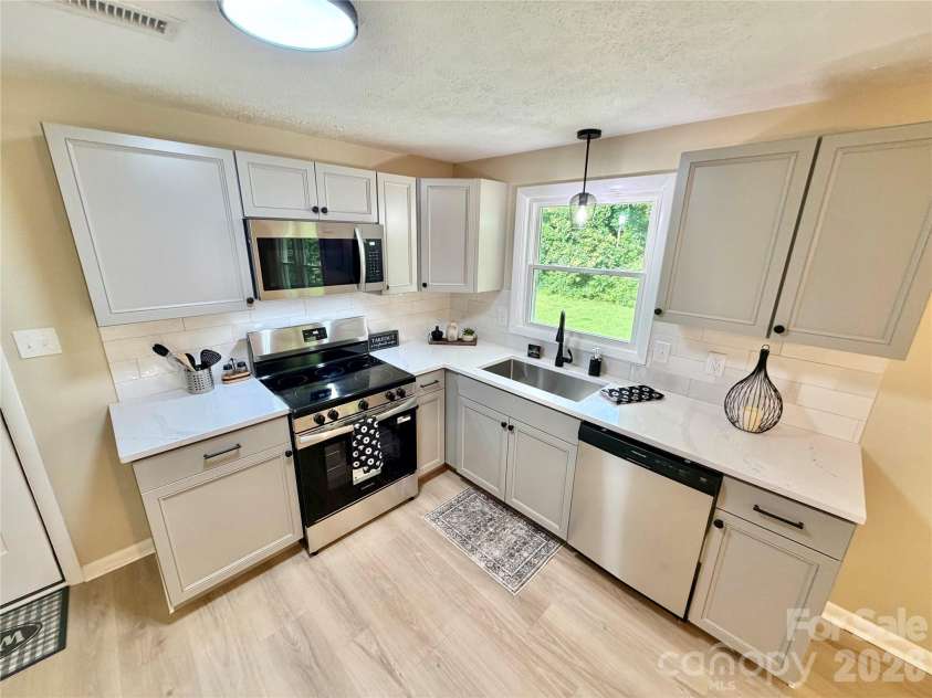 303 Deal Avenue, Conover, NC 28613.  MLS# CAR4388184, YatesRealty ID 29903. 