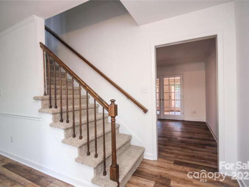 6844 Dumbarton Drive, Charlotte, NC 28210.  MLS# CAR4273724, YatesRealty ID 29903. 