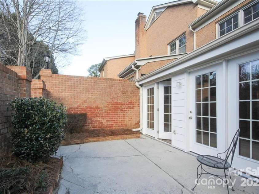 6844 Dumbarton Drive, Charlotte, NC 28210.  MLS# CAR4273724, YatesRealty ID 29903. 