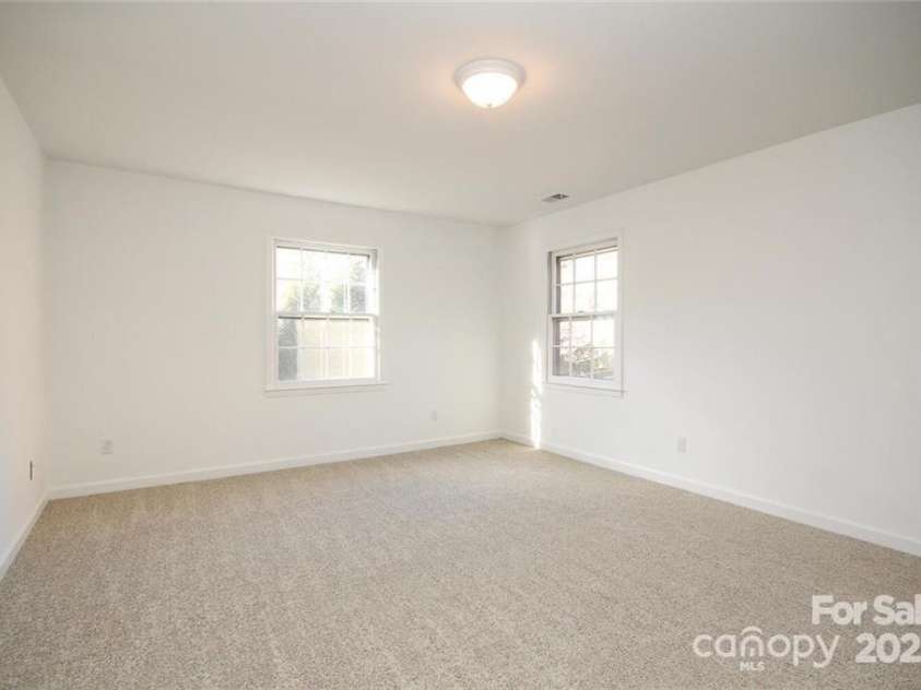 6844 Dumbarton Drive, Charlotte, NC 28210.  MLS# CAR4273724, YatesRealty ID 29903. 