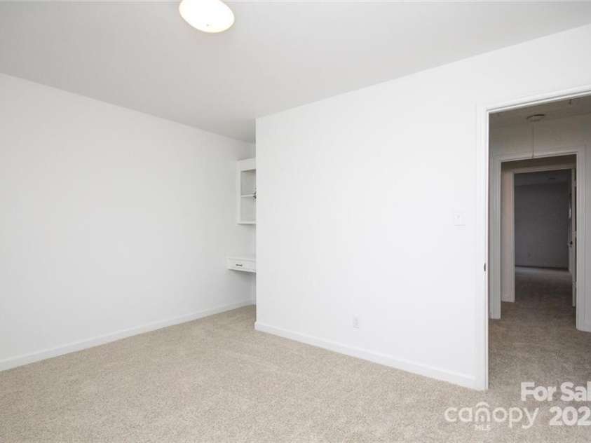 6844 Dumbarton Drive, Charlotte, NC 28210.  MLS# CAR4273724, YatesRealty ID 29903. 