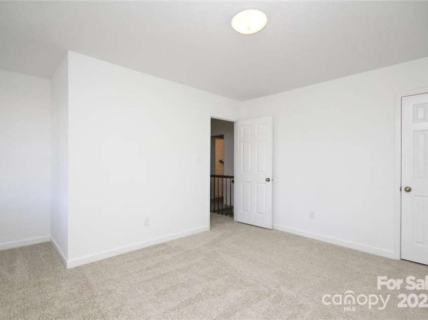 6844 Dumbarton Drive, Charlotte, NC 28210.  MLS# CAR4273724, YatesRealty ID 29903. 