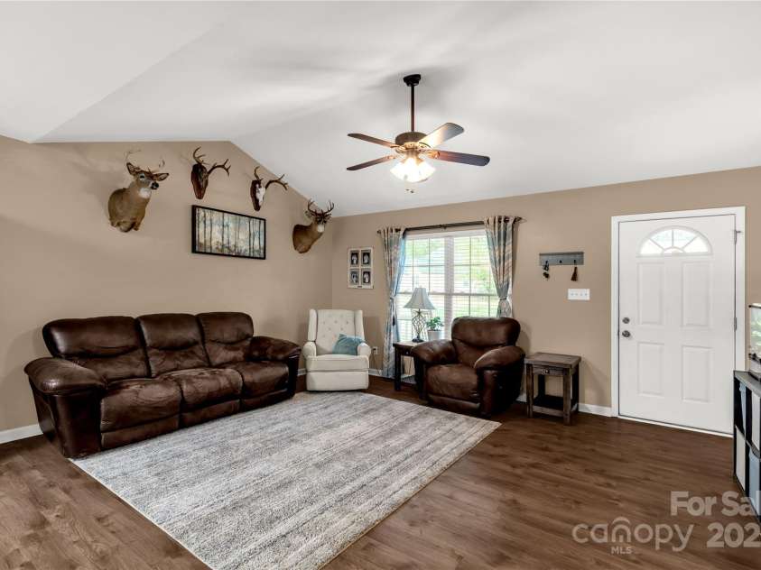 522 Kittiewake Lane, Clover, SC 29710.  MLS# CAR4252093, YatesRealty ID 29904. 