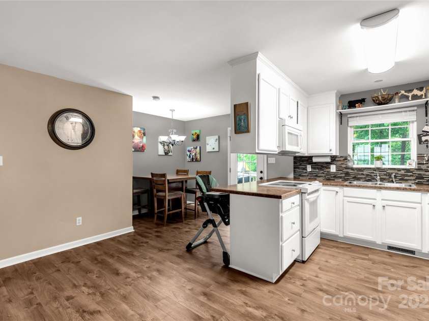 522 Kittiewake Lane, Clover, SC 29710.  MLS# CAR4252093, YatesRealty ID 29904. 