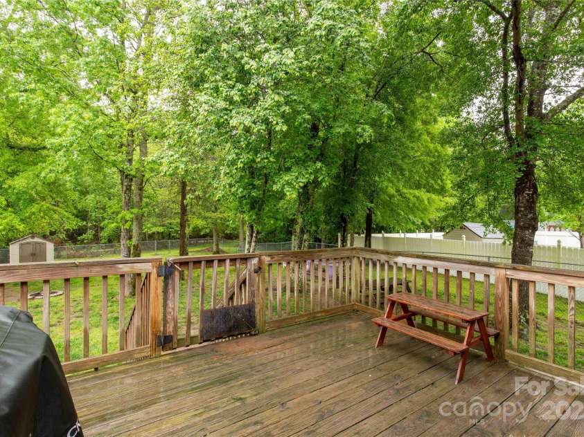 522 Kittiewake Lane, Clover, SC 29710.  MLS# CAR4252093, YatesRealty ID 29904. 