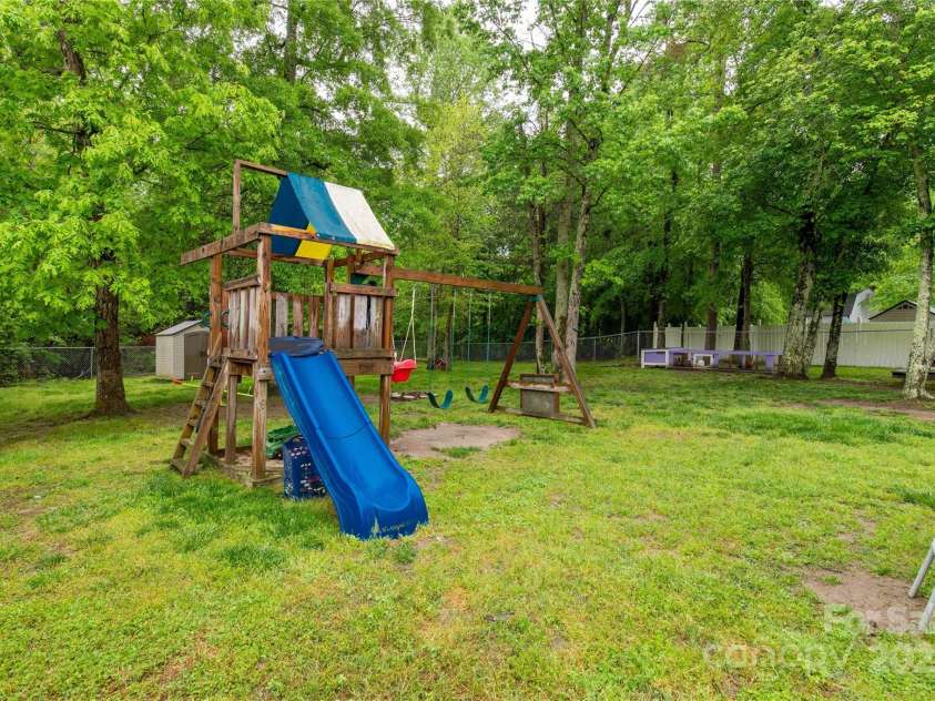 522 Kittiewake Lane, Clover, SC 29710.  MLS# CAR4252093, YatesRealty ID 29904. 