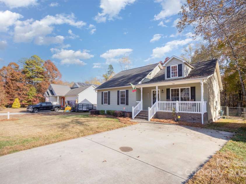 522 Kittiewake Lane, Clover, SC 29710.  MLS# CAR4319077, YatesRealty ID 29904. 