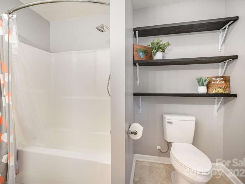 522 Kittiewake Lane, Clover, SC 29710.  MLS# CAR4319077, YatesRealty ID 29904. 