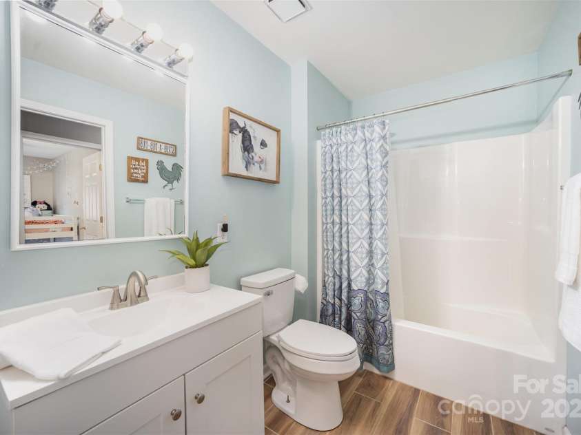 522 Kittiewake Lane, Clover, SC 29710.  MLS# CAR4319077, YatesRealty ID 29904. 