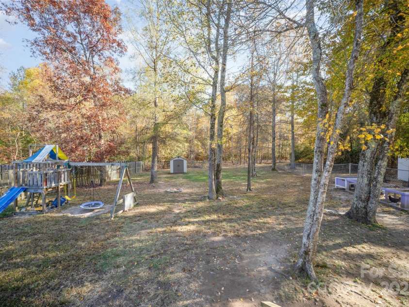 522 Kittiewake Lane, Clover, SC 29710.  MLS# CAR4319077, YatesRealty ID 29904. 