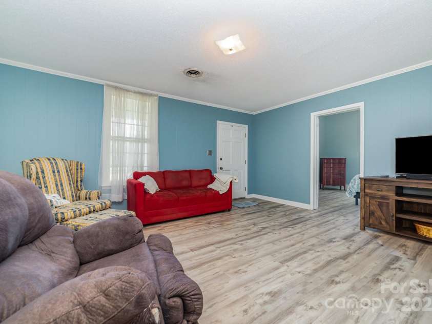 6963 Kershaw Camden Highway, Kershaw, SC 29067.  MLS# CAR4286798, YatesRealty ID 29905. 