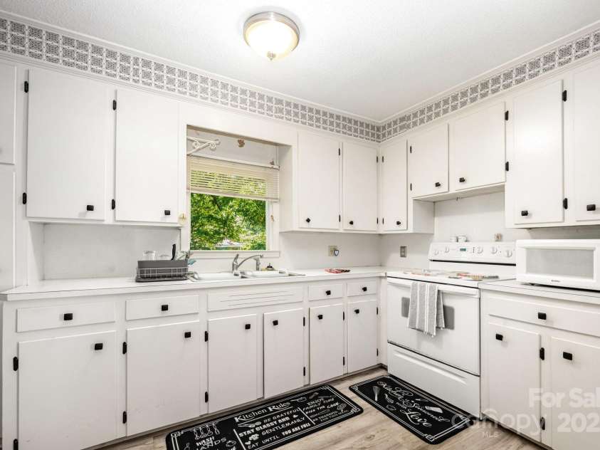 6963 Kershaw Camden Highway, Kershaw, SC 29067.  MLS# CAR4286798, YatesRealty ID 29905. 