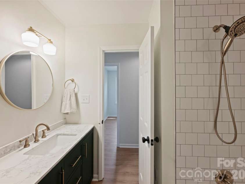 7420 Castlebar Road, Charlotte, NC 28270.  MLS# CAR4382970, YatesRealty ID 29905. Hallway Bath