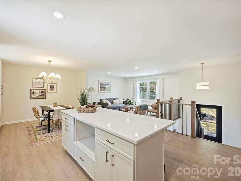 7420 Castlebar Road, Charlotte, NC 28270.  MLS# CAR4382970, YatesRealty ID 29905. Kitchen