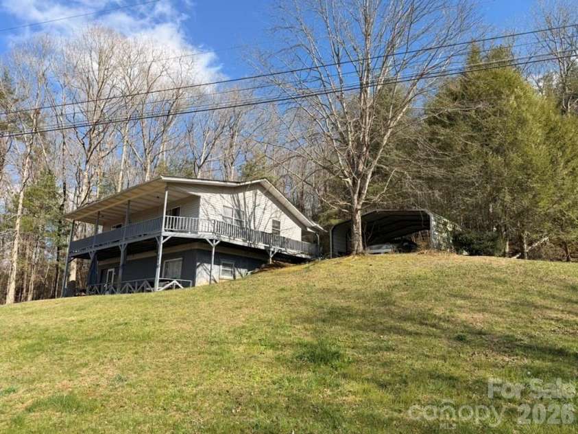 281 Cherrywood Circle, Hayesville, NC 28904.  MLS# CAR4392442, YatesRealty ID 29906. 