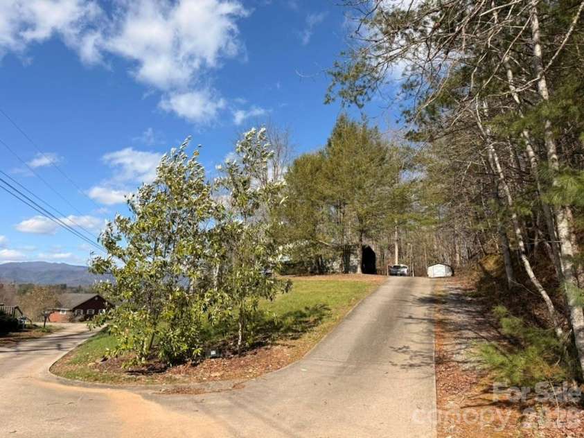 281 Cherrywood Circle, Hayesville, NC 28904.  MLS# CAR4392442, YatesRealty ID 29906. 